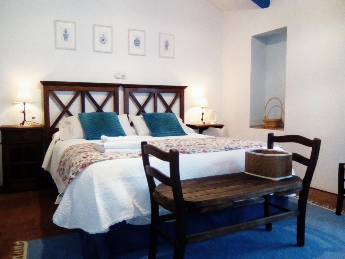 알라니스 Casa Rural Y Restaurante Casa Adriano 게스트하우스 외부 사진
