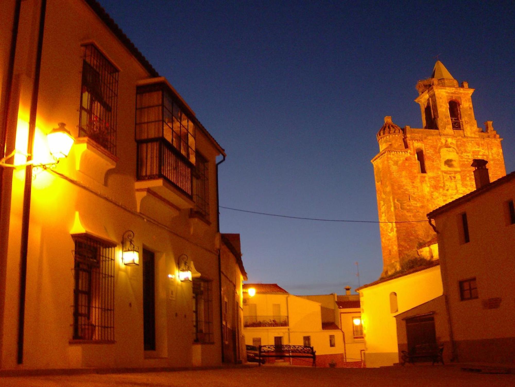 알라니스 Casa Rural Y Restaurante Casa Adriano 게스트하우스 외부 사진
